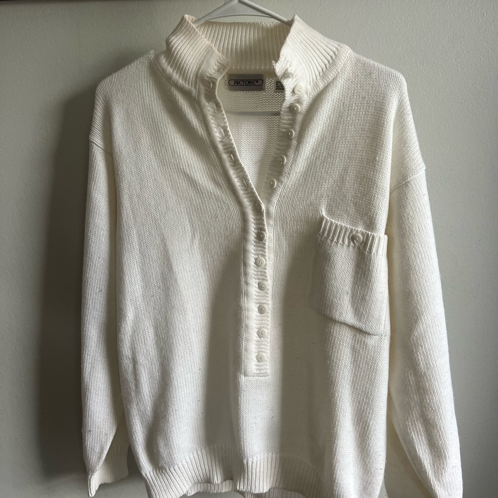 Pretense white vintage sweater. Size medium. Great condition!